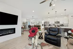 2404 Beverly Dr, Granbury, TX 76048 - Photo 5