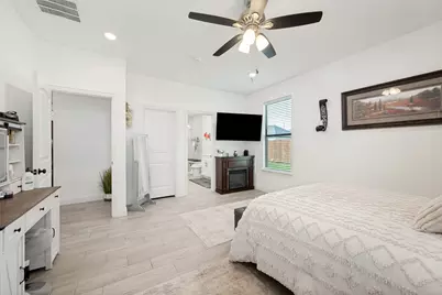 2404 Beverly Drive, Granbury, TX 76048 - Photo 11