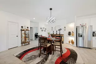 2404 Beverly Dr, Granbury, TX 76048 - Photo 11