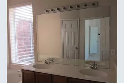 7425 Danbridge Lane, Frisco, TX 75035 - Photo 9