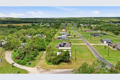 101 Hampton Lane, Springtown, TX 76082 - Photo 3