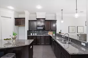 655 Rockingham Dr, Irving, TX 75063 - Photo 11