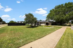 213 Jacob Ct, Glenn Heights, TX 75154 - Photo 5