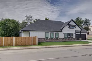 3220 N Houston St, Fort Worth, TX 76106 - Photo 3