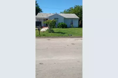 1713 18th Street, Mineral Wells, TX 76067 - Photo 1
