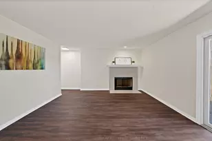 1204 Calico Ln, Arlington, TX 76011 - Photo 9