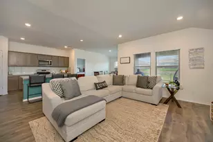 924 English Dr, Aubrey, TX 76227 - Photo 3