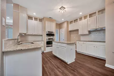 8704 Stonecrest Drive, Irving, TX 75063 - Photo 7