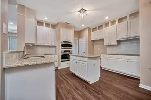 8704 StoneCrest Dr, Irving, TX 75063 - Photo 7