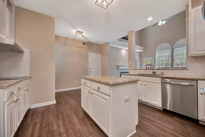 8704 Stonecrest Drive, Irving, TX 75063 - Photo 11