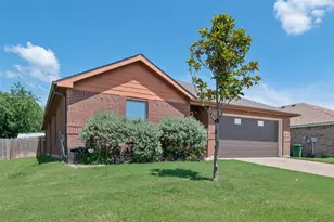 1200 1st St, Sanger, TX 76266 - Photo 3