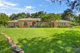 110 Cedar Dr, Oak Leaf, TX 75154 - Photo 1