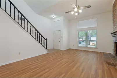 617 Valley Spring Drive, Arlington, TX 76018 - Photo 3