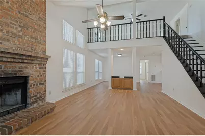 617 Valley Spring Drive, Arlington, TX 76018 - Photo 5