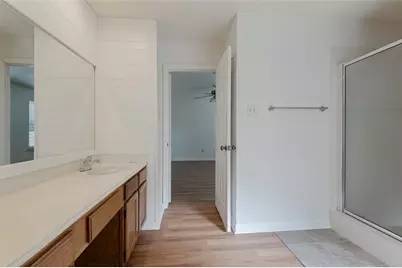 617 Valley Spring Drive, Arlington, TX 76018 - Photo 15