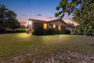 2124 Stonehenge Dr, Garland, TX 75041 - Photo 37