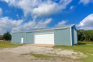760 E Quinlan Pkwy, Quinlan, TX 75474 - Photo 1