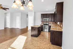 5836 Mirror Ridge Dr, Fort Worth, TX 76179 - Photo 5