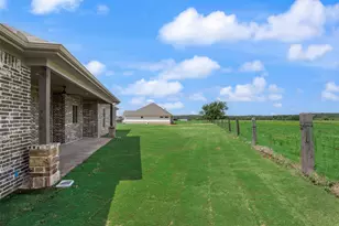 100 Eagle Ct, Glen Rose, TX 76077 - Photo 39