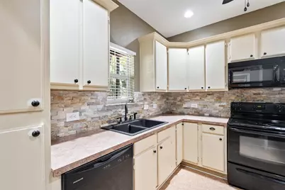 256 Sailfish Drive, Mabank, TX 75156 - Photo 5