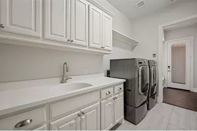 635 Fountainview Drive, Irving, TX 75039 - Photo 33