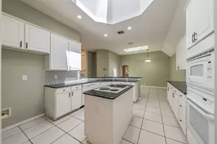 203 Arbor Park Dr, Euless, TX 76039 - Photo 17