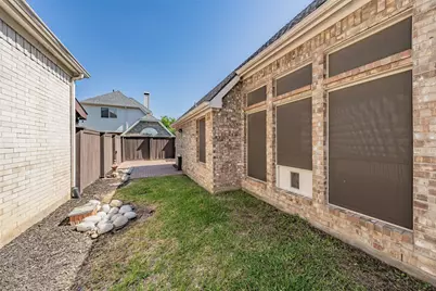 203 Arbor Park Drive, Euless, TX 76039 - Photo 33