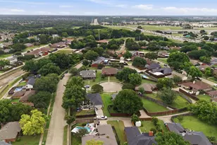 605 Buttercup Cir, Garland, TX 75040 - Photo 33