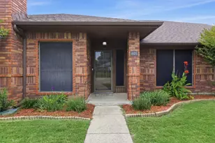 605 Buttercup Cir, Garland, TX 75040 - Photo 1