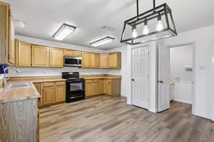 605 Buttercup Cir, Garland, TX 75040 - Photo 19