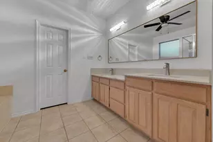 2119 Twin Elms Dr, Arlington, TX 76012 - Photo 17