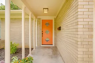 2812 Ryan Pl Dr, Fort Worth, TX 76110 - Photo 3