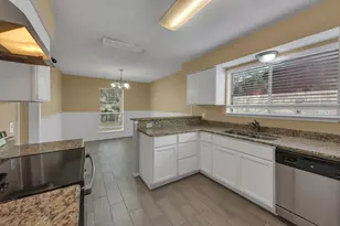 830 Frances Dr, Grand Prairie, TX 75052 - Photo 9