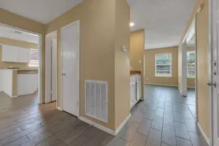 830 Frances Dr, Grand Prairie, TX 75052 - Photo 5