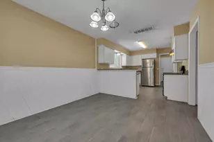 830 Frances Dr, Grand Prairie, TX 75052 - Photo 7