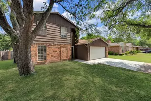 830 Frances Dr, Grand Prairie, TX 75052 - Photo 3