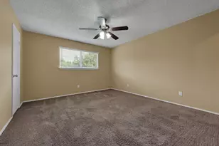 830 Frances Dr, Grand Prairie, TX 75052 - Photo 17