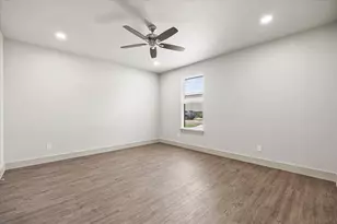 108 S Manson St, Wolfe City, TX 75496 - Photo 11