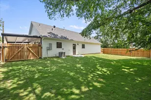 108 S Manson St, Wolfe City, TX 75496 - Photo 19