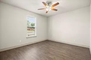 108 S Manson St, Wolfe City, TX 75496 - Photo 15