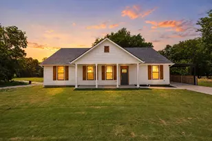 108 S Manson St, Wolfe City, TX 75496 - Photo 1