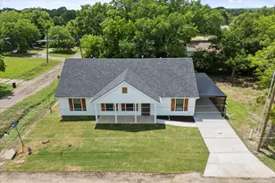 108 S Manson St, Wolfe City, TX 75496 - Photo 21