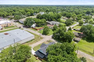 108 S Manson St, Wolfe City, TX 75496 - Photo 21