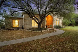 230 Hali Brooke Dr, China Spring, TX 76633 - Photo 3