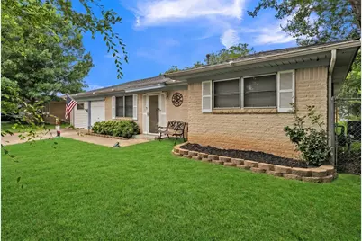 19 Page Street, Hurst, TX 76053 - Photo 3