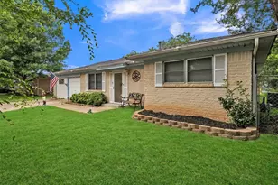 19 Page St, Hurst, TX 76053 - Photo 3