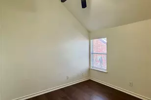 555 Southridge Way, Irving, TX 75063 - Photo 17
