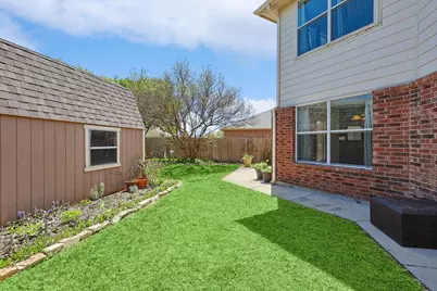 10740 Irish Glen Trail, Fort Worth, TX 76052 - Photo 5