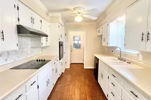 1703 Pecan Park Dr, Arlington, TX 76012 - Photo 5