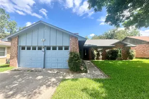 1703 Pecan Park Dr, Arlington, TX 76012 - Photo 1